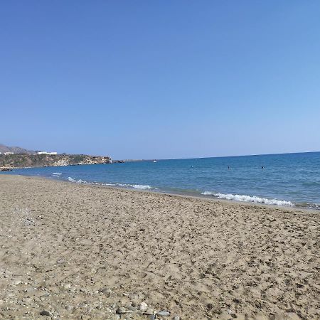Neva Apartments By The Beach Makrýgialos Exteriér fotografie