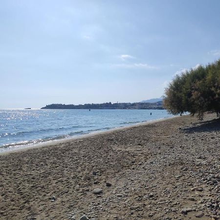 Neva Apartments By The Beach Makrýgialos Exteriér fotografie